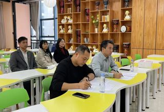 学院动态｜澳门沙金在线平台辅导员成长AI模拟工作室开展精准帮扶就业主题活动