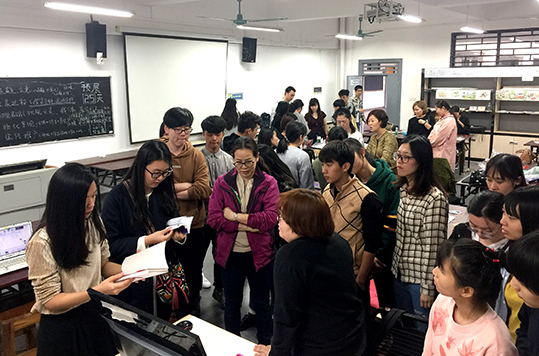 【系部动态】澳门沙金在线平台视觉传达系开展2017--2018学年第二次毕业设计检查工作