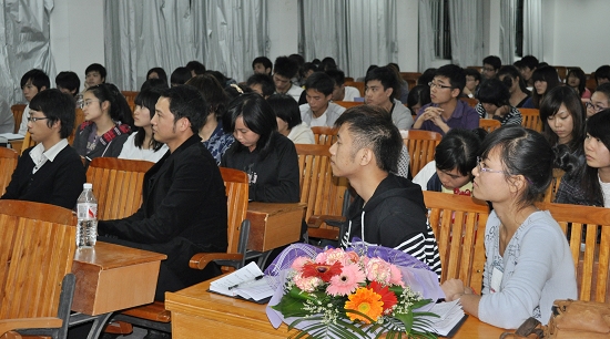 西校区澳门沙金在线平台平面系举行2010级学生会干部培训讲座